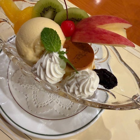 娘の誕生日にスイーツ三昧の夕飯の画像