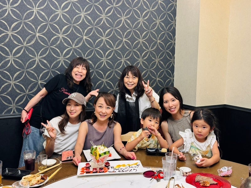 つちや 家族が集まり幸せな誕生日会の画像