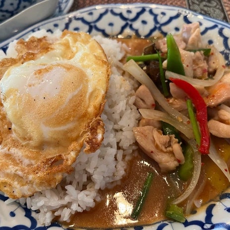 ピリ辛で食べやすい鶏炒めランチの画像