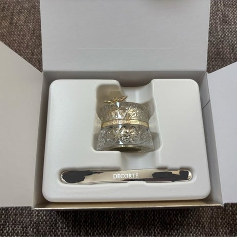 ほうれい線が薄く感じる20万円の品の画像