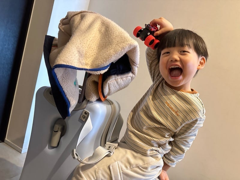 桃 帰国後すぐ息子たちと温泉の画像