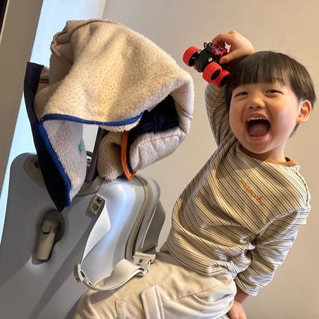 桃 帰国後すぐ息子たちと温泉の画像