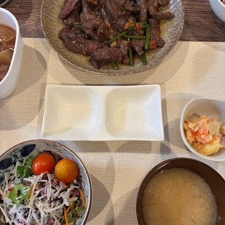 共通の話題がない夫との夕飯の画像