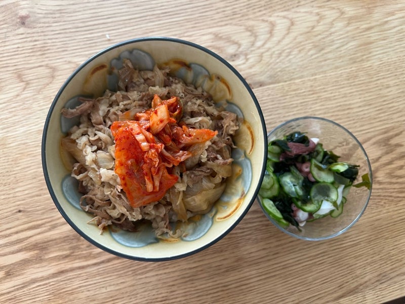 肉の代わりに牛丼の具を入れた芋煮の画像