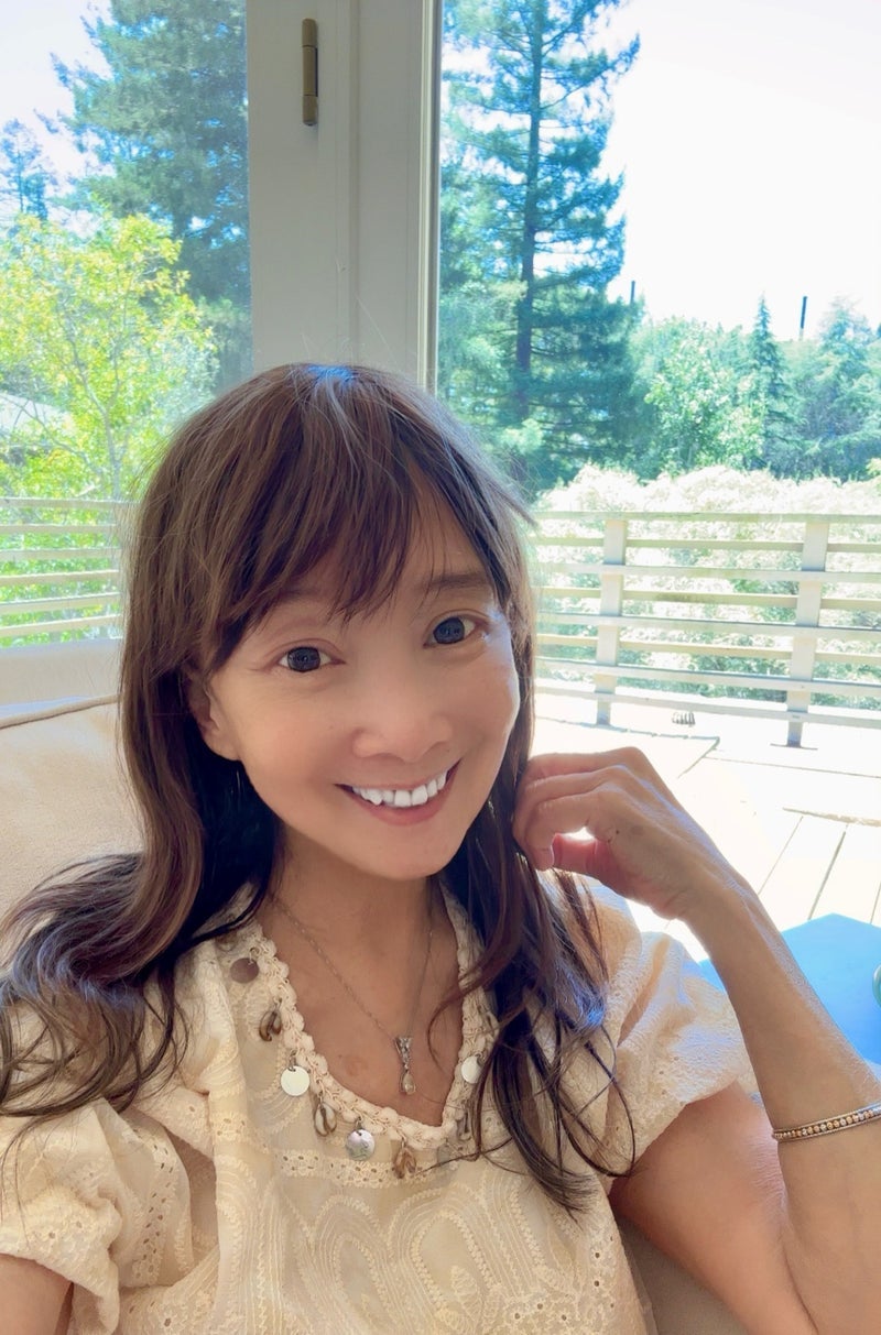 アグネス カリフォルニアで息子と昼食の画像