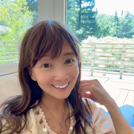 アグネス カリフォルニアで息子と昼食の画像