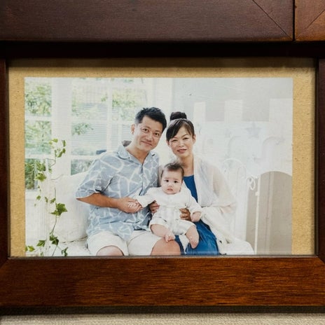 だいた 写真見てパパと答える息子の画像