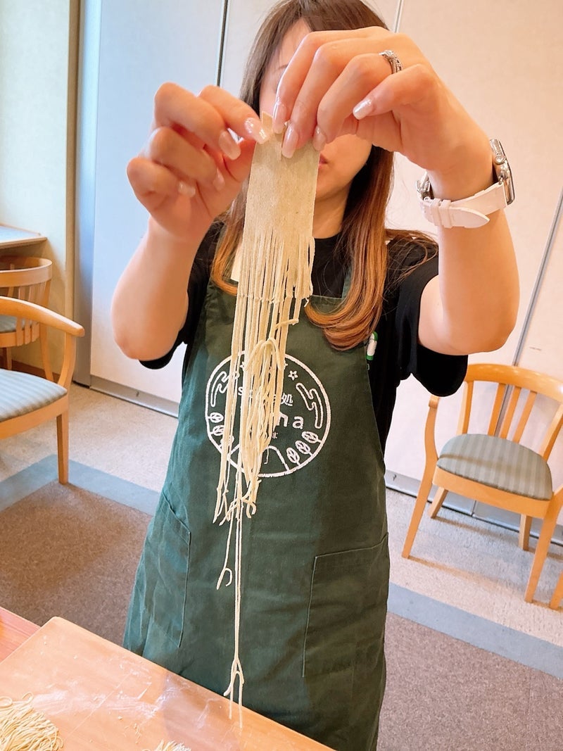 美奈代の夫 蕎麦打ち失敗作を手直しの画像