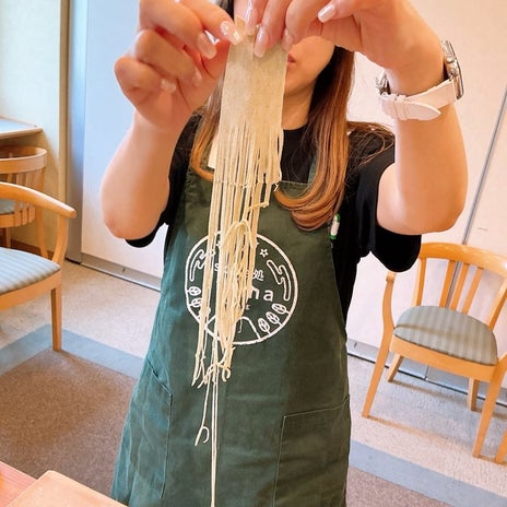 美奈代の夫 蕎麦打ち失敗作を手直しの画像