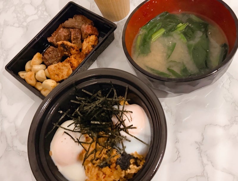 食べきれなかった焼肉とチャーハンの画像