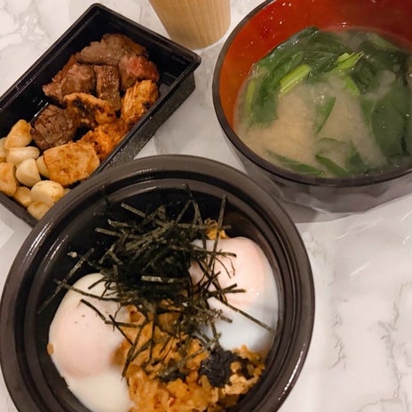 食べきれなかった焼肉とチャーハンの画像