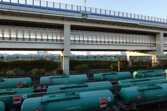 駅の南側は関係者以外立入禁止の画像