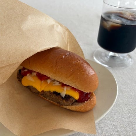 朝のマックより美味しいチーズバーガーの画像