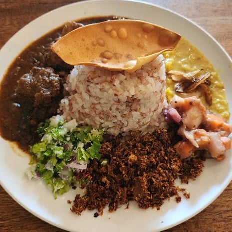 程よい酸味とコクのあるポークカレーの画像