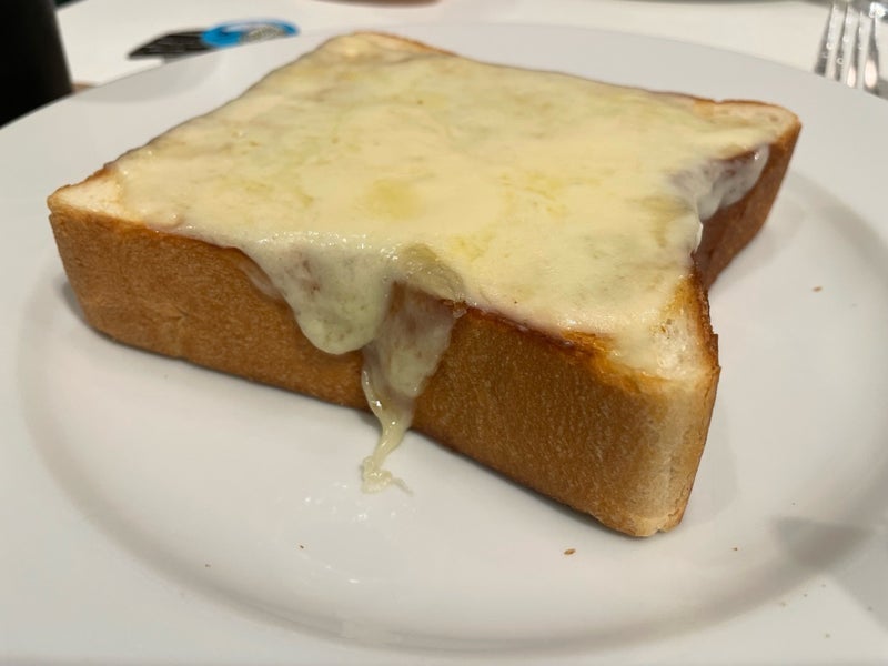 衝撃的に濃厚なチーズトーストの画像