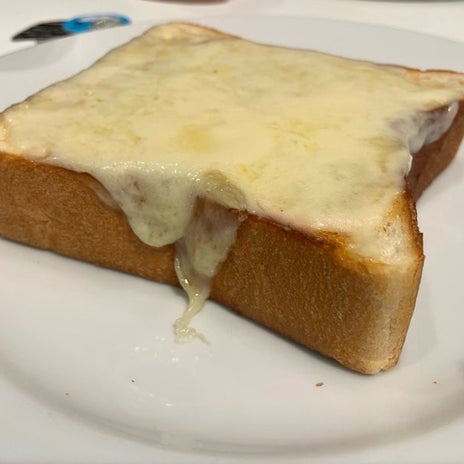 衝撃的に濃厚なチーズトーストの画像