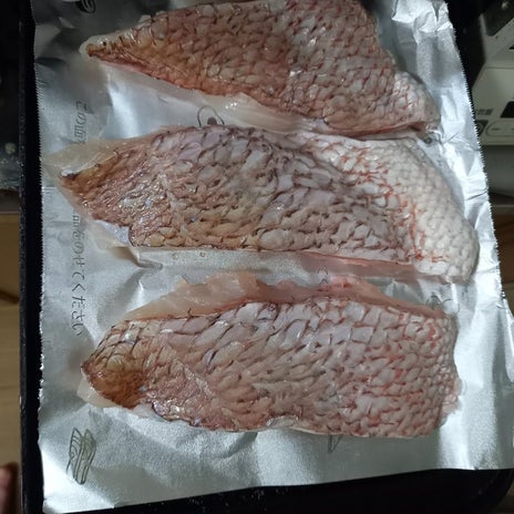 肉料理が多い我が家が奮発した鯛の画像