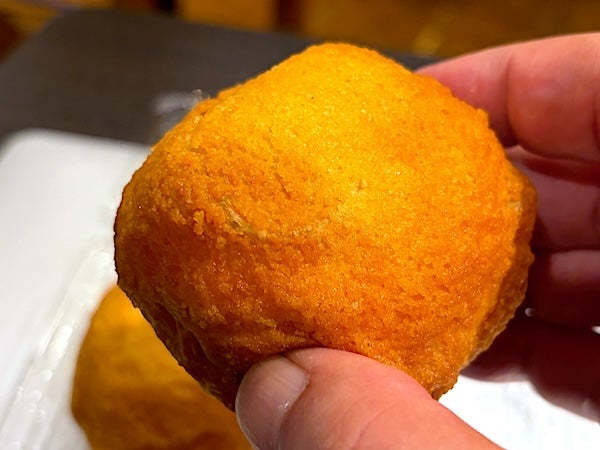 おやつの時間に食べた叉焼メロンパンの画像