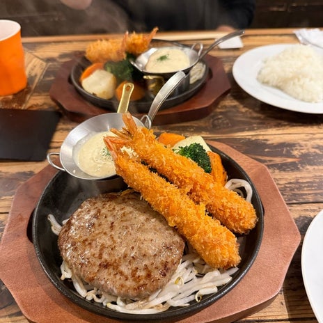 父のお参り後に妹と食べたランチの画像