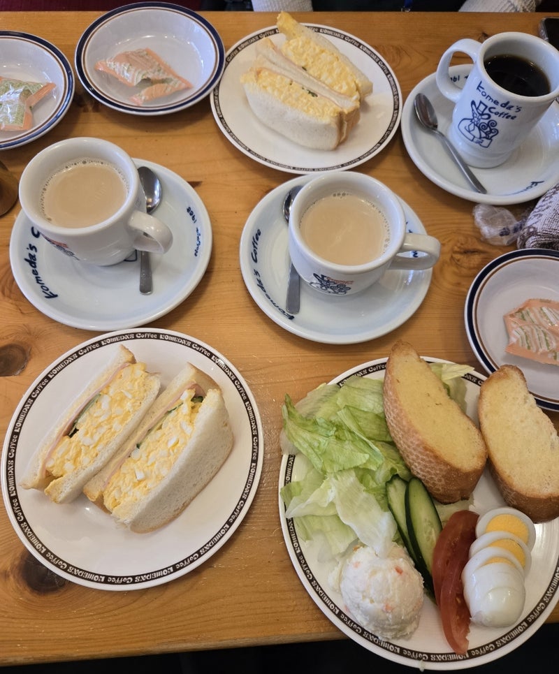 コメダ珈琲店でのランチの様子の画像