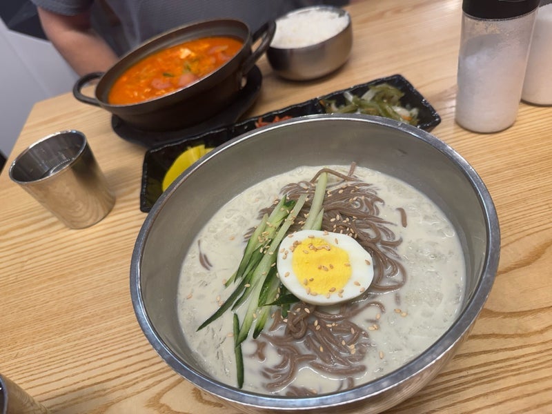 堀ちえみ 夫が食べた温かいプデチゲの画像