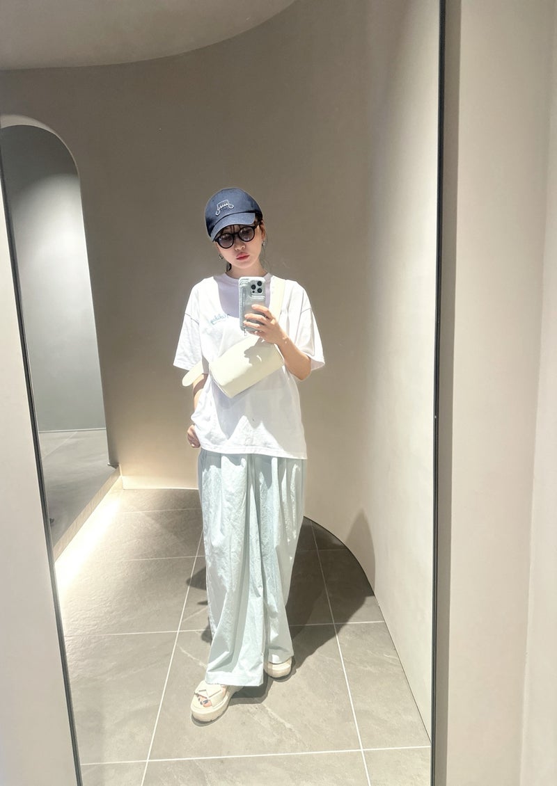 桃 旅行で不便な服から着替えた訳の画像