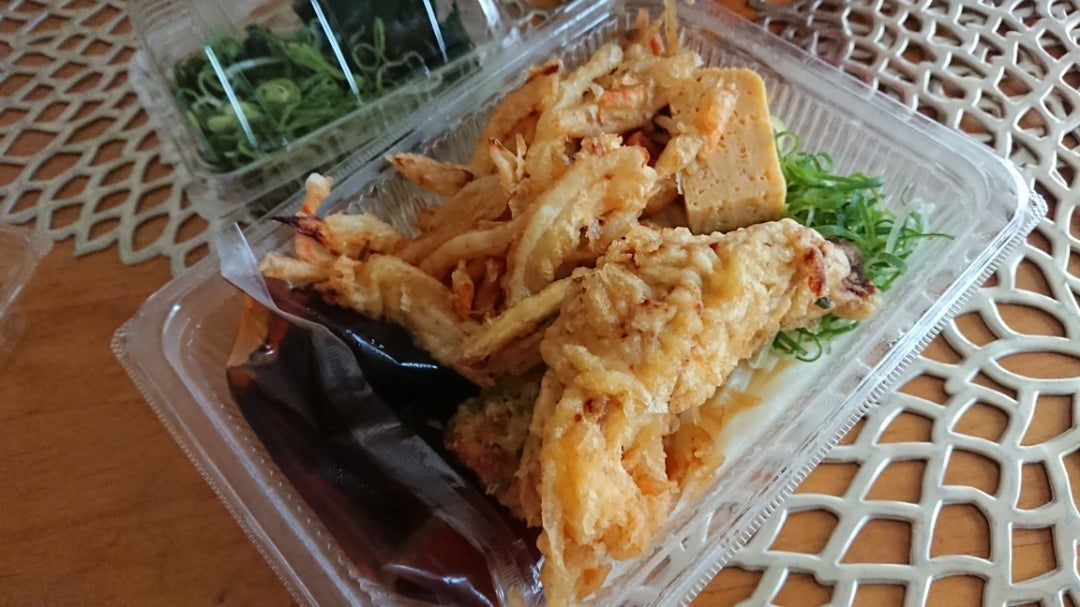 夫に手抜きと言われた持ち帰りの夕飯の画像