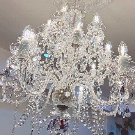 美奈代 終わったシャンデリアの掃除の画像