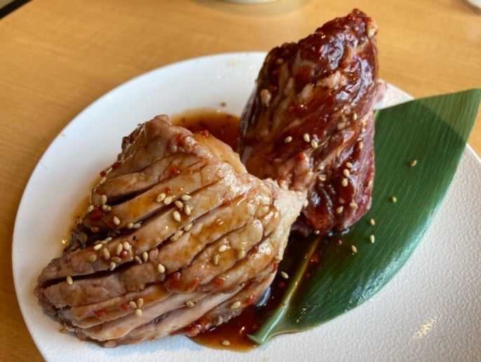 焼肉きんぐのきんぐコースの焼肉の画像