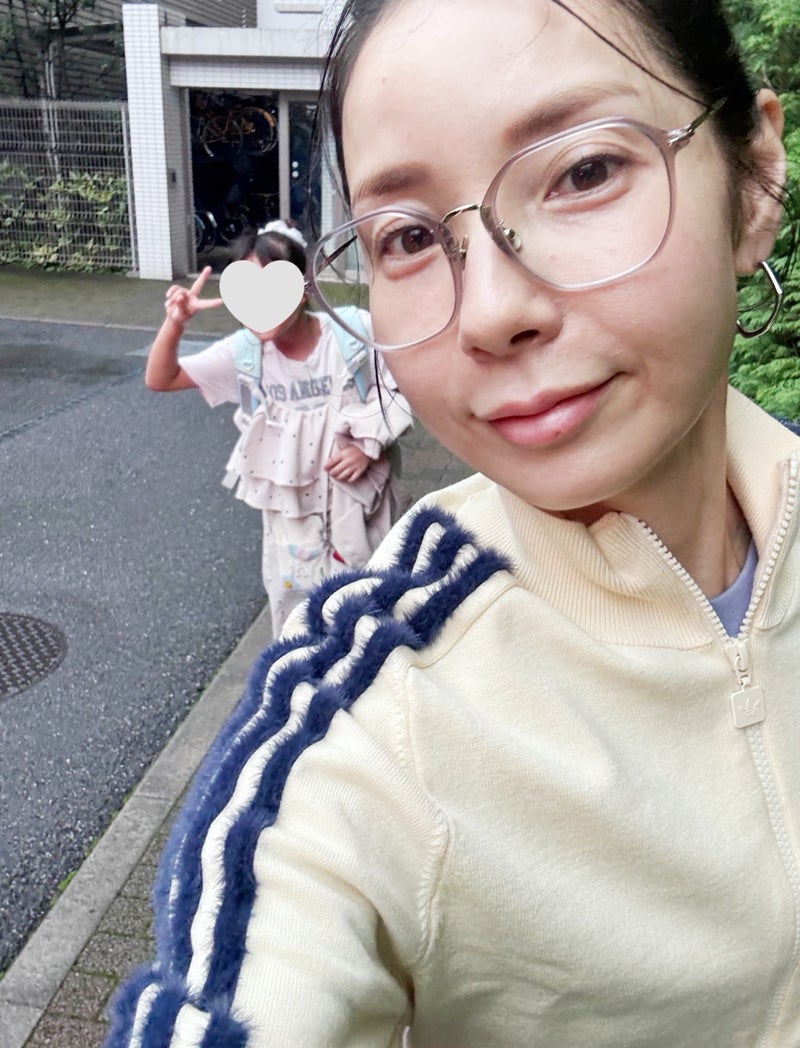 早起きして帰省のため向かう空港の画像