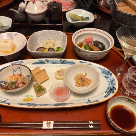 堀ちえみ 旅館で家族団欒の夕飯の画像