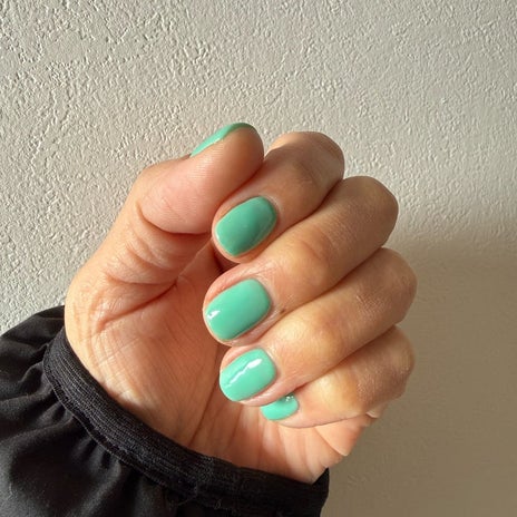 白髪染めをやめた50歳の整え方の画像