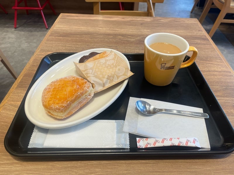 ミスドの行列で諦めたカフェオレの画像