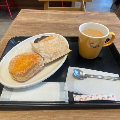ミスドの行列で諦めたカフェオレの画像