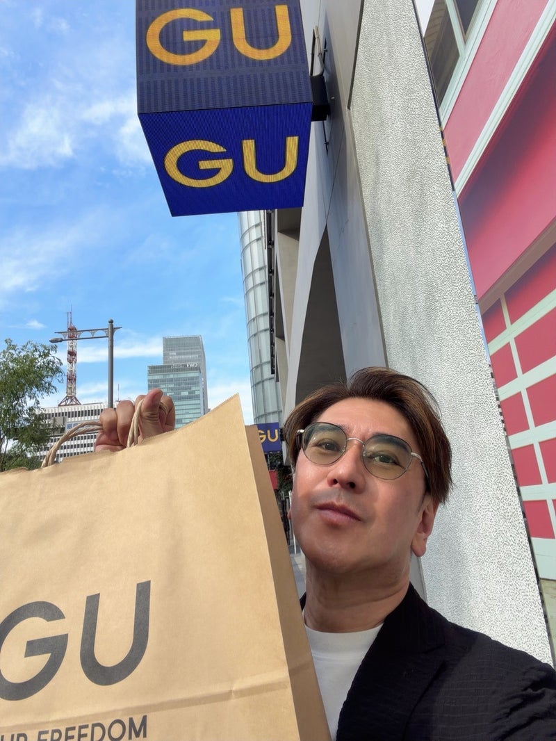 川崎麻世 妻の誕生日プレゼントにGUの画像