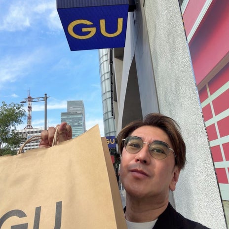 川崎麻世 妻の誕生日プレゼントにGUの画像