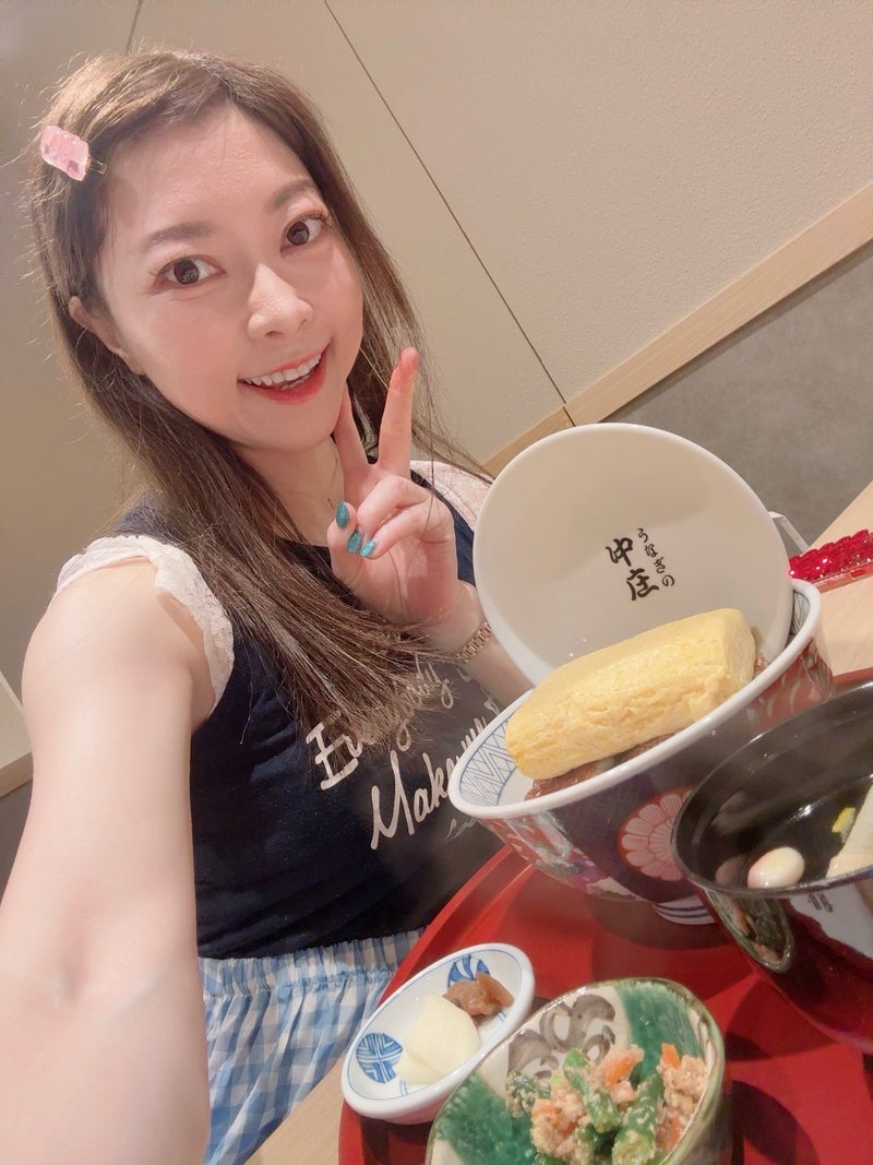 じっくり食べられるうなぎと卵の画像