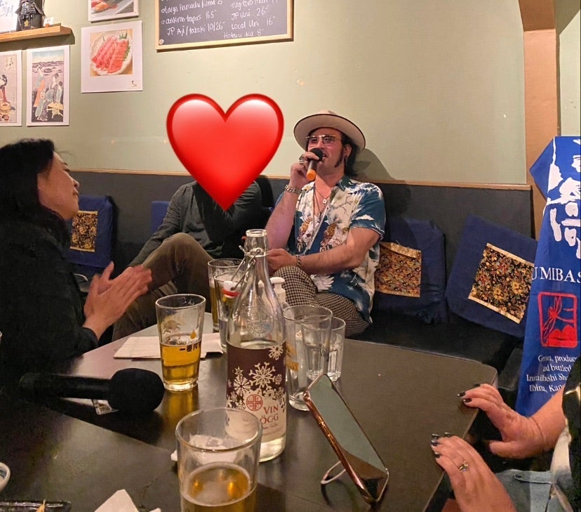 野沢直子 レストランでカラオケ