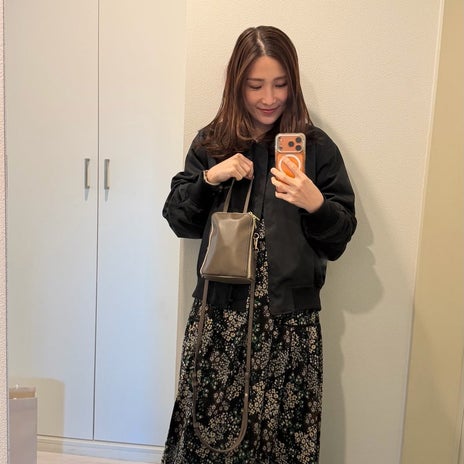 はあちゅう 春物ワンピースの服装の画像