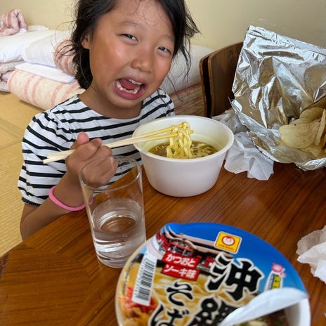 小原正子 プール後のカレーうどんの画像
