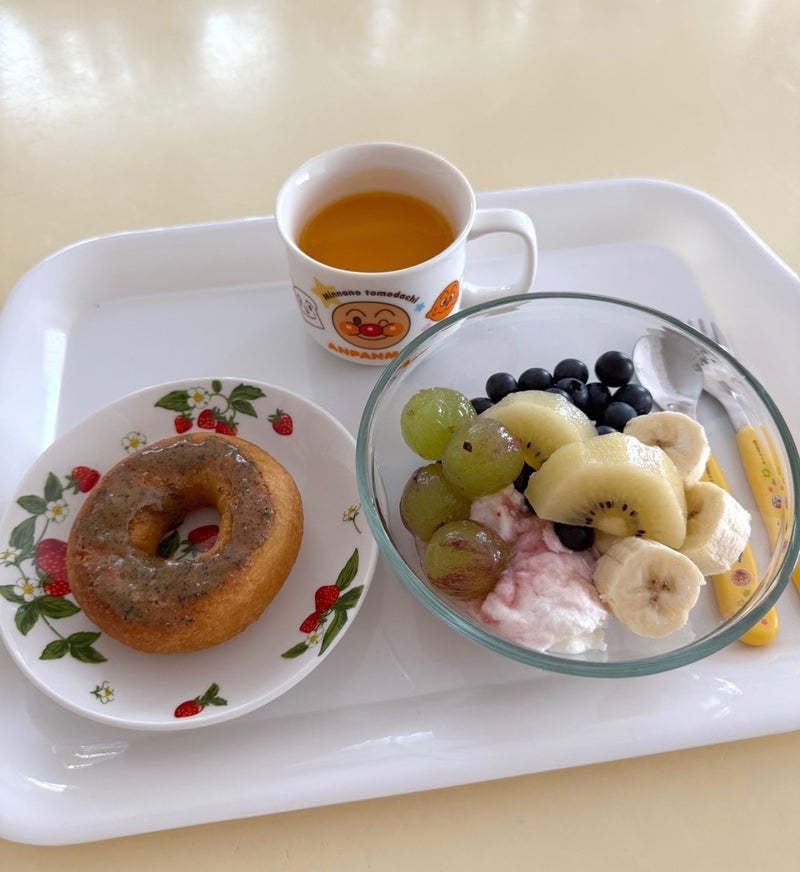 上原さくら 娘の朝食と自分の朝食の画像
