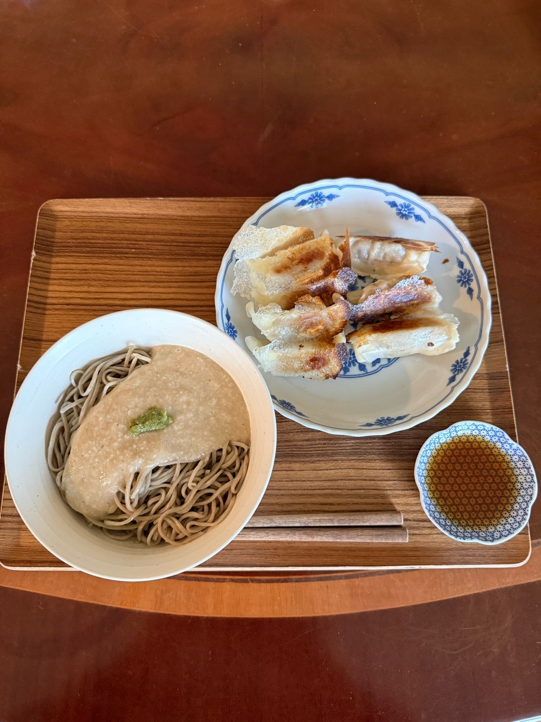 若乃花 とろろ蕎麦と餃子で一人飯の画像
