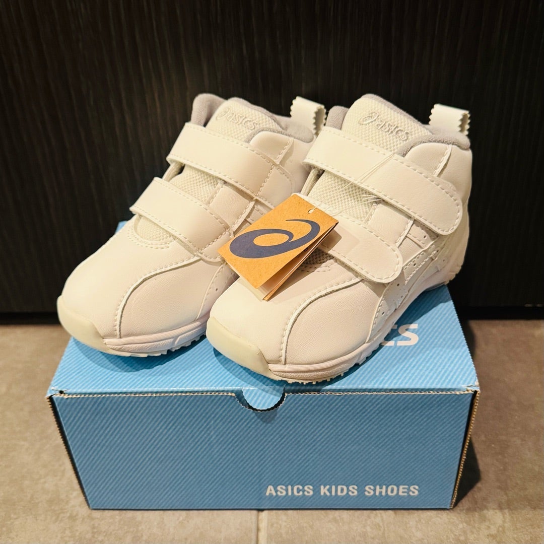 だいた 届いた息子の新しい靴