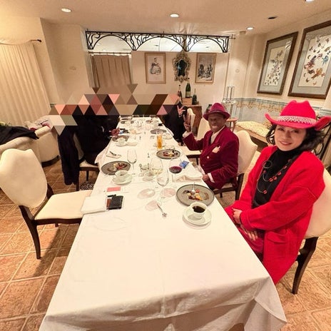 お招き頂いた豪華な店での楽しい会食の画像