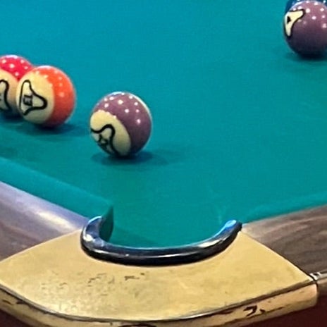 若手と深夜まで遊んで疲れた50代の画像