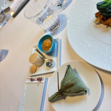 パンの代わりにちまきが出た食事の画像