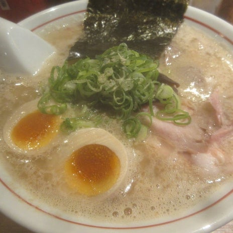 替玉もした博多ラーメンのランチの画像