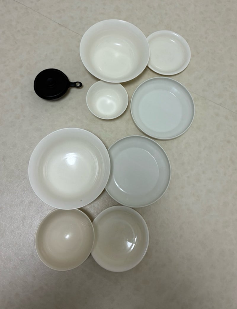 ミニマリスト夫婦の食器の買い替えの画像