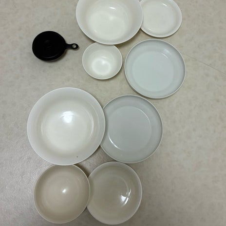 ミニマリスト夫婦の食器の買い替えの画像
