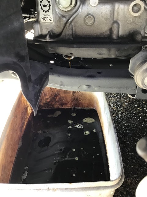 オーナーには内緒のオイル注入作業の画像